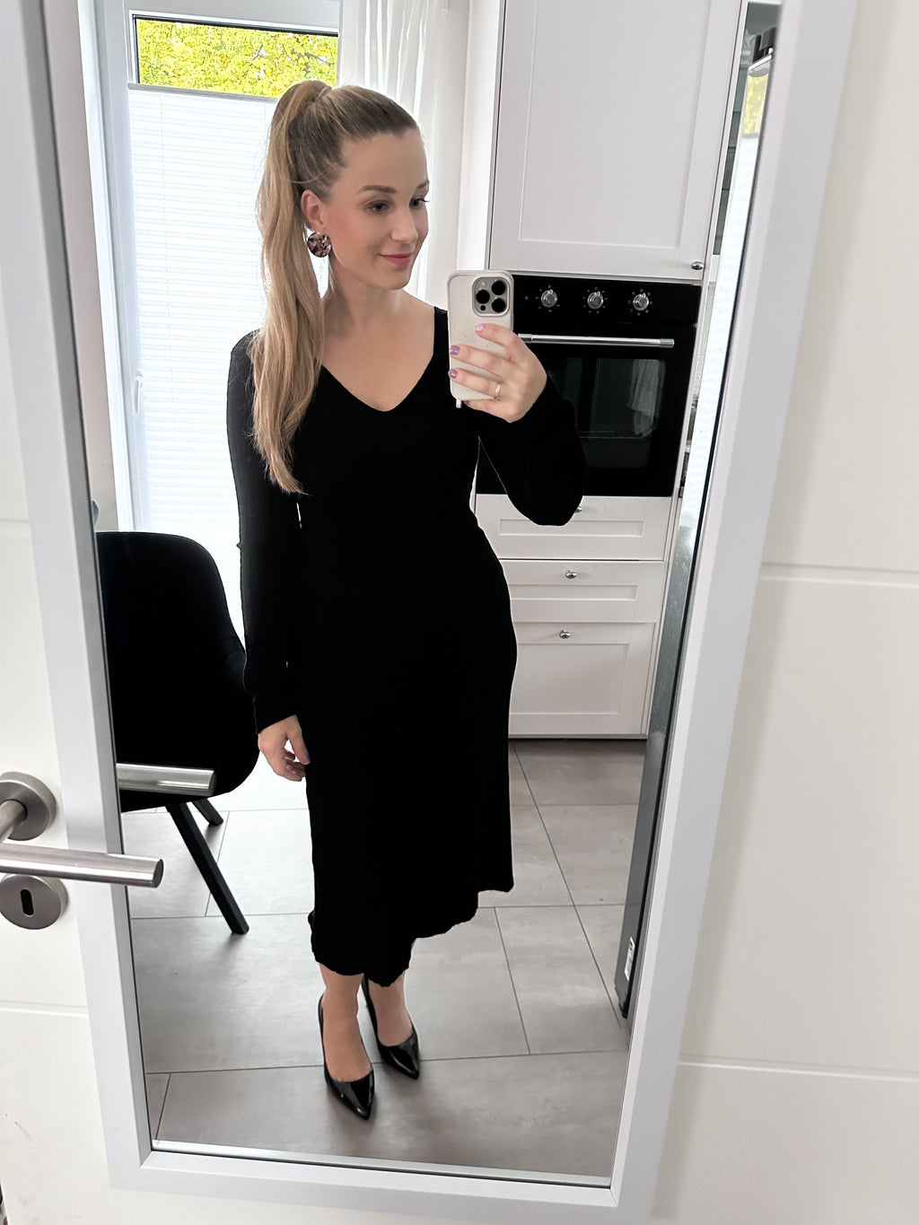 Lilly Kleid mit langem Arm und schmal geschnitten