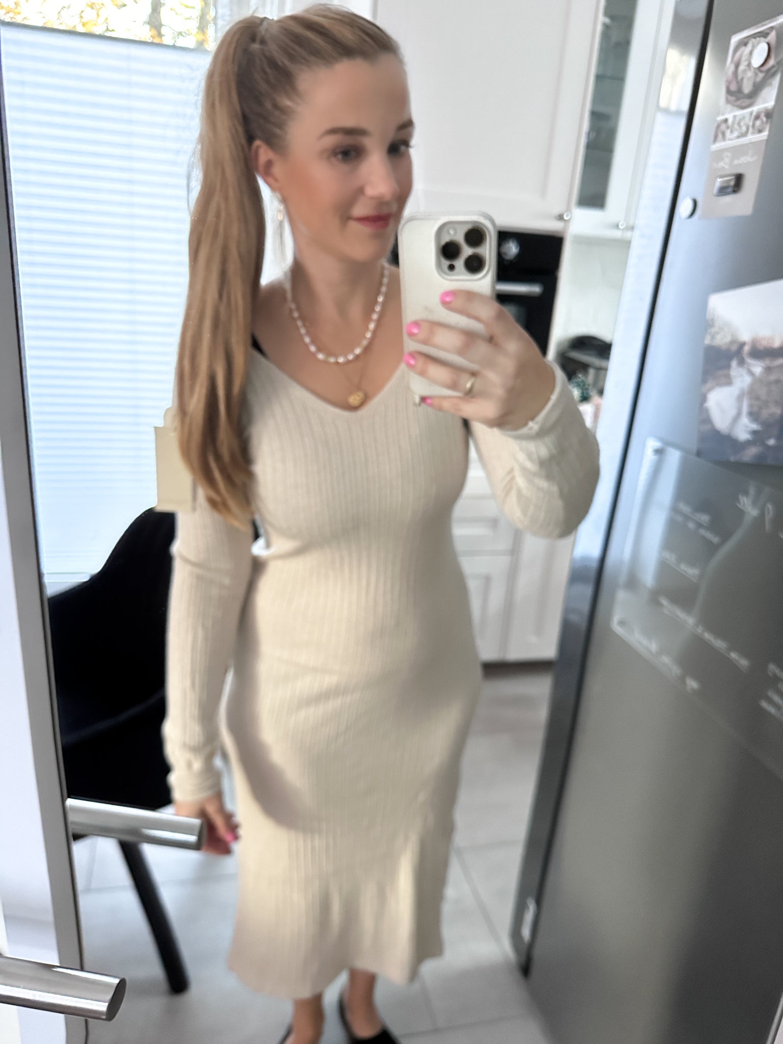 Lilly Kleid mit langem Arm und schmal geschnitten