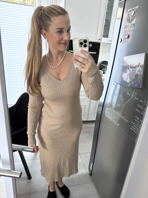 Lilly Kleid mit langem Arm und schmal geschnitten